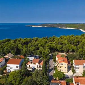 apartments-valentina-premantura.in-istria.net/